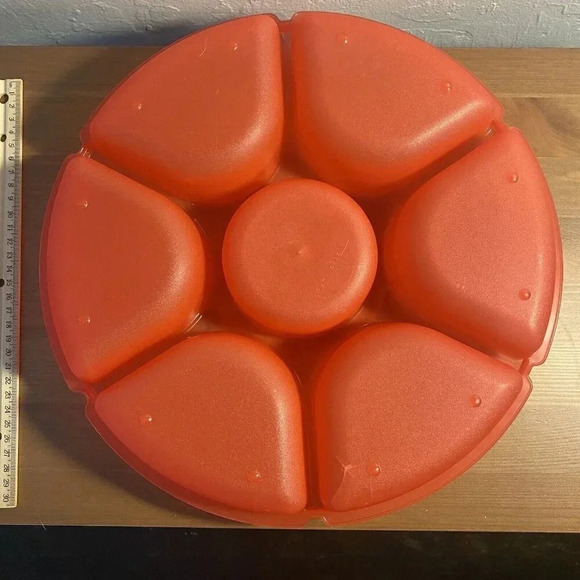 TUPPERWARE red large divided serving center #1665, relish, veggie, sheer lid 2pc - Picture 5 of 10